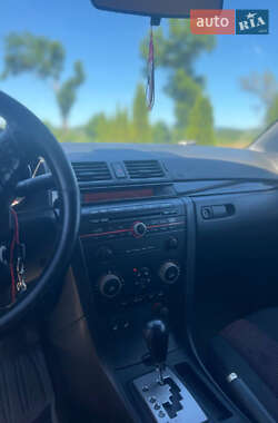 Седан Mazda 3 2004 в 