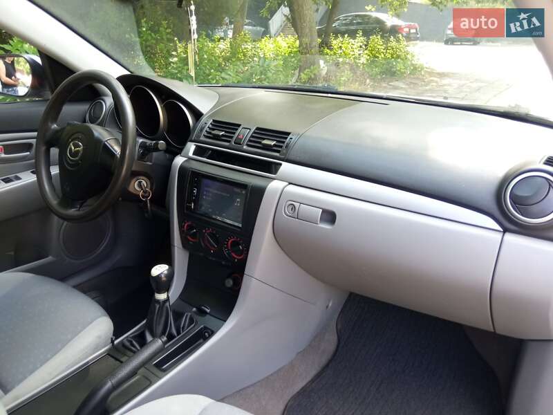 Хэтчбек Mazda 3 2003 в Запорожье