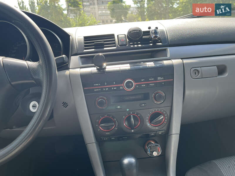 Седан Mazda 3 2004 в Одесі