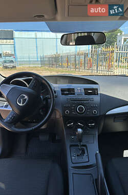Хэтчбек Mazda 3 2011 в 