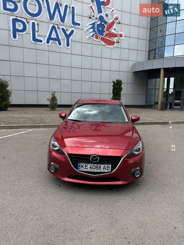 Хэтчбек Mazda 3 2016 в Кривом Роге