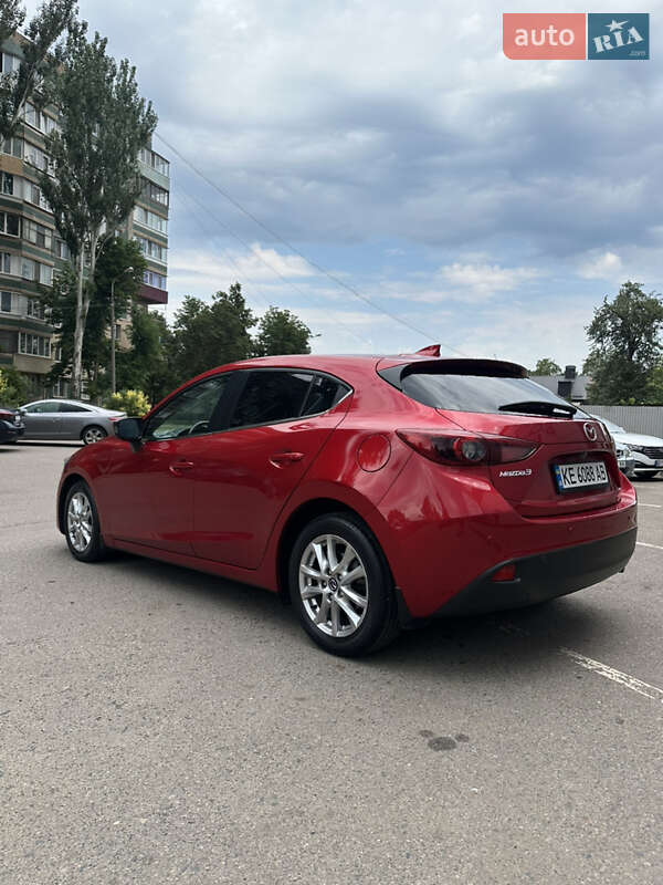 Хэтчбек Mazda 3 2016 в Кривом Роге