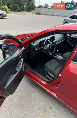 Хэтчбек Mazda 3 2016 в 