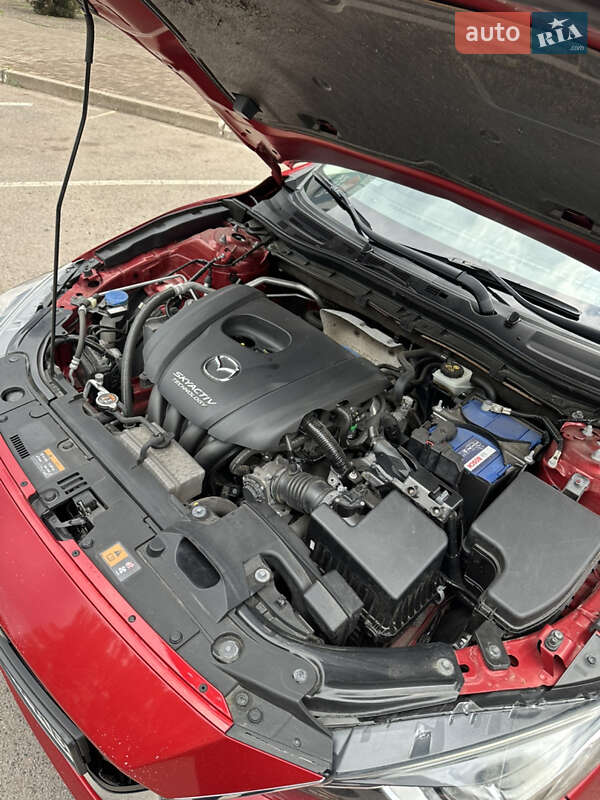 Хэтчбек Mazda 3 2016 в Кривом Роге