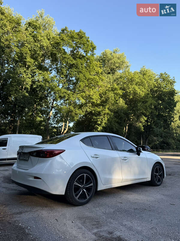 Седан Mazda 3 2015 в Сумах