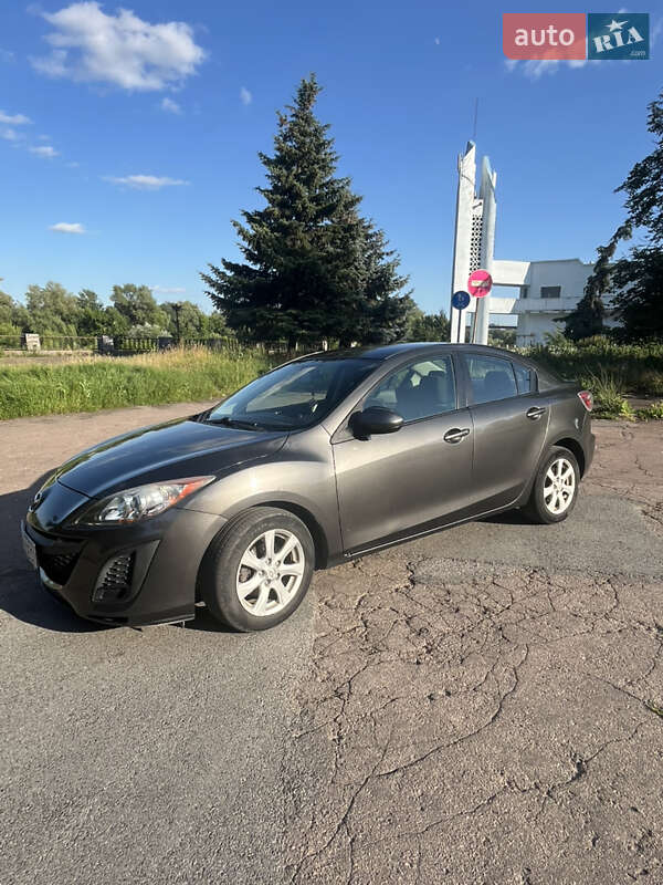 Седан Mazda 3 2009 в Чернигове