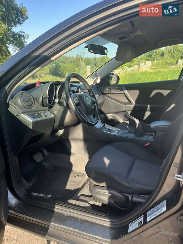 Седан Mazda 3 2009 в Чернигове