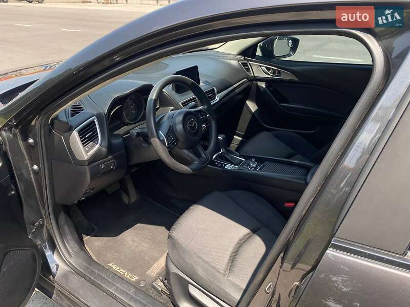 Седан Mazda 3 2017 в Киеве