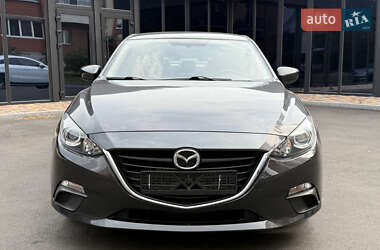 Седан Mazda 3 2015 в 