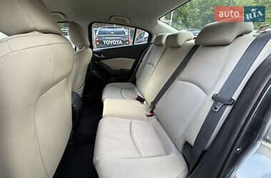 Седан Mazda 3 2015 в 
