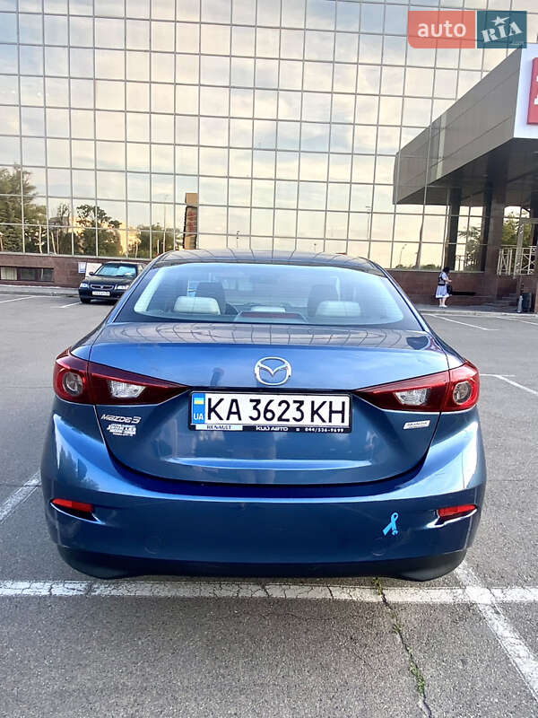 Седан Mazda 3 2017 в Киеве