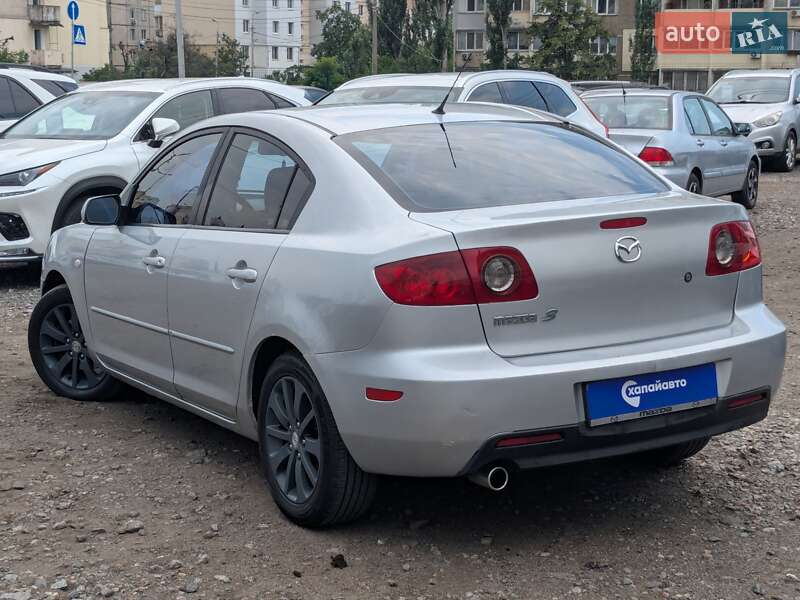 Седан Mazda 3 2004 в Киеве