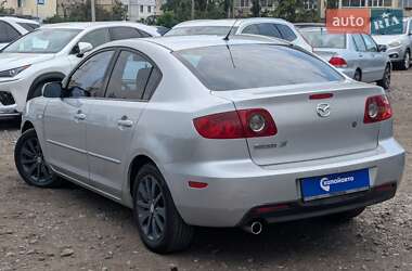 Седан Mazda 3 2004 в 