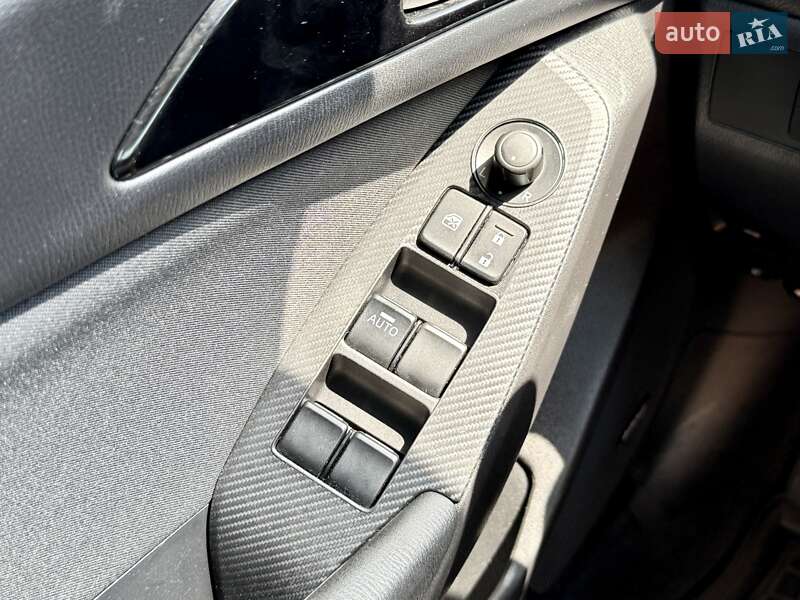 Седан Mazda 3 2014 в Харькове
