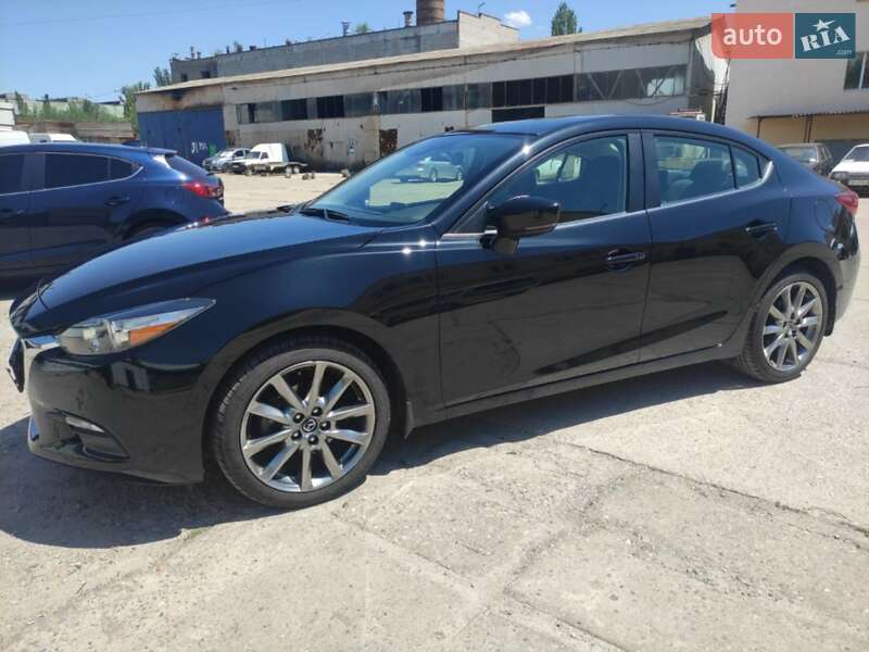 Седан Mazda 3 2017 в Запорожье