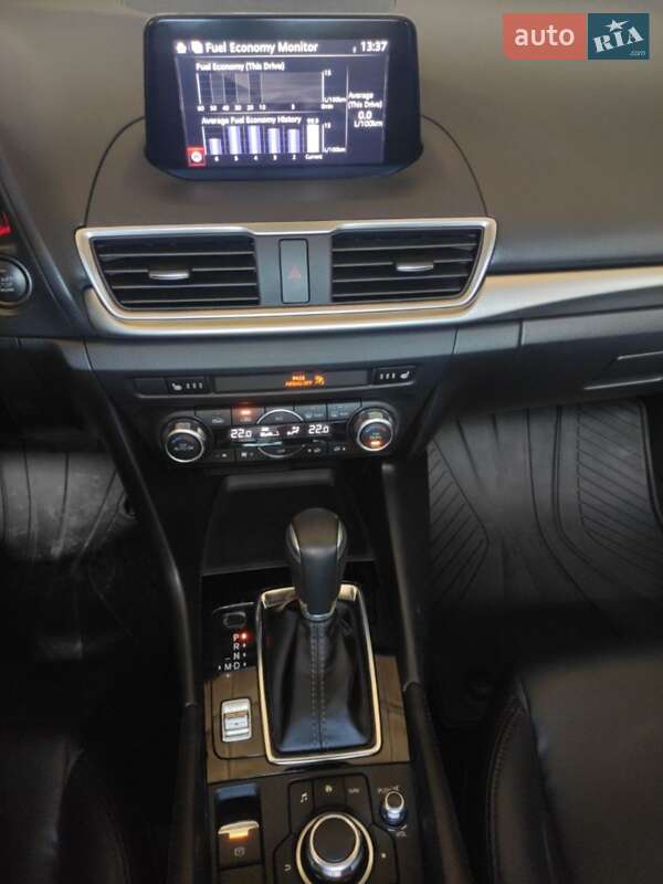 Седан Mazda 3 2017 в Запорожье