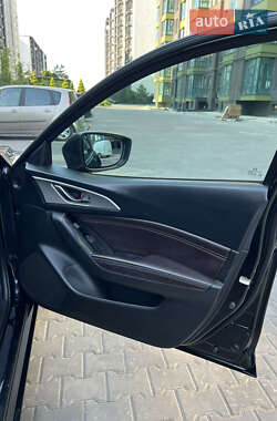 Седан Mazda 3 2017 в 