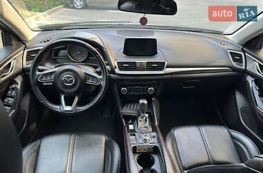 Седан Mazda 3 2017 в 
