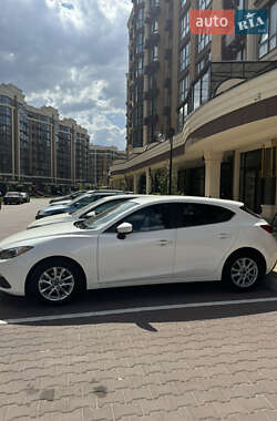 Хэтчбек Mazda 3 2015 в 