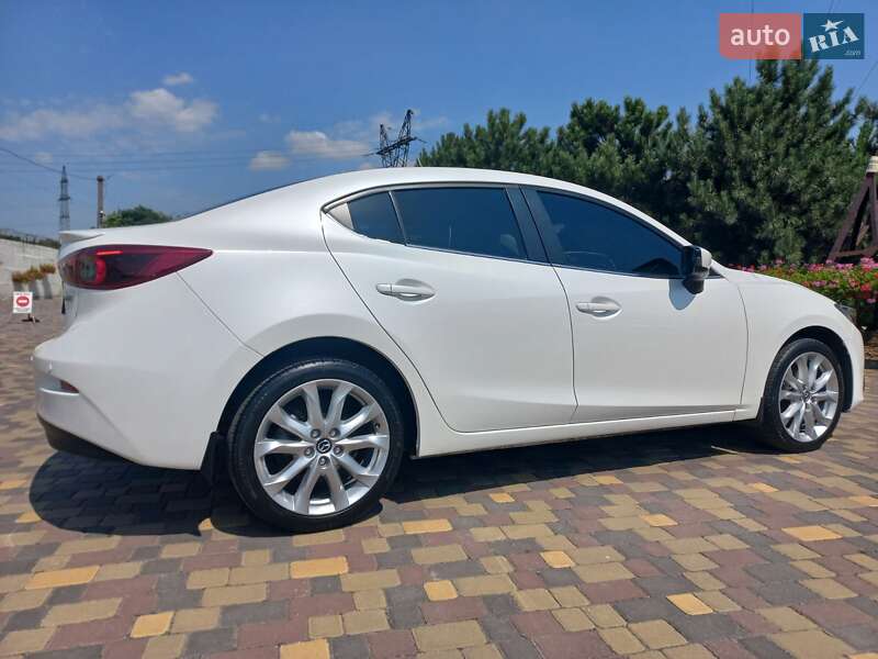 Седан Mazda 3 2016 в Днепре