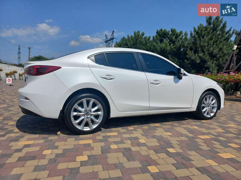 Седан Mazda 3 2016 в Днепре