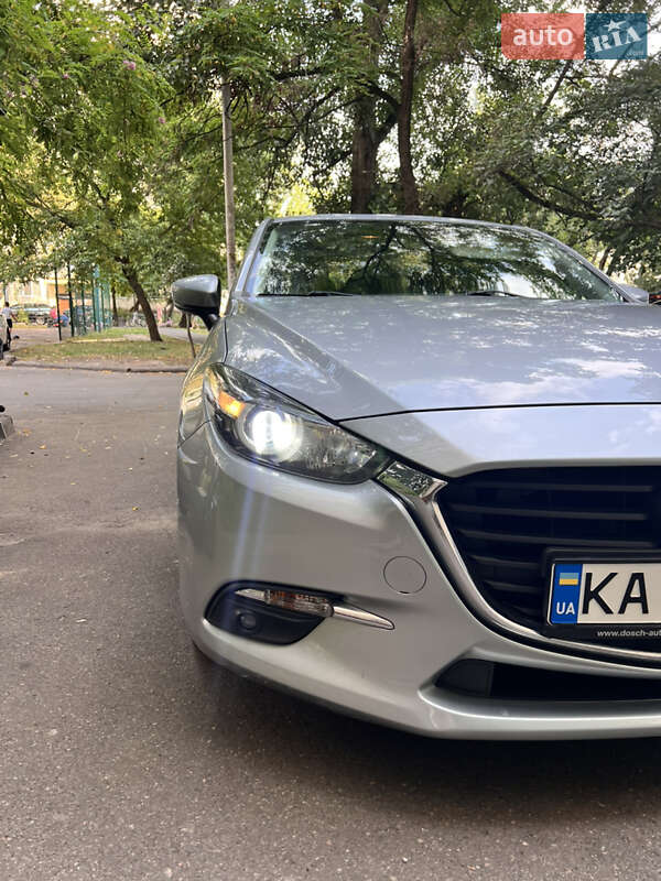 Хэтчбек Mazda 3 2017 в Киеве