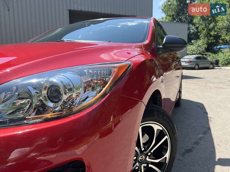 Хэтчбек Mazda 3 2012 в Запорожье