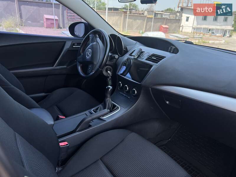 Хэтчбек Mazda 3 2012 в Запорожье