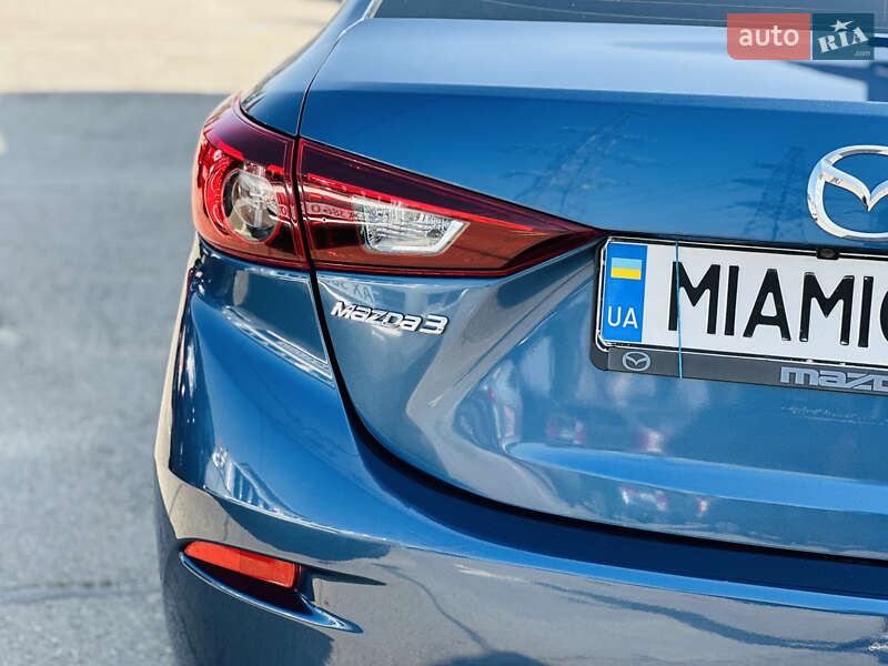 Седан Mazda 3 2016 в Харкові