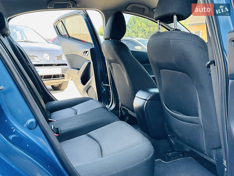 Седан Mazda 3 2016 в Харкові