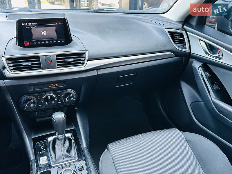 Седан Mazda 3 2016 в Харкові