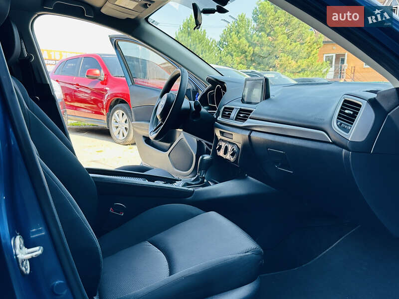 Седан Mazda 3 2016 в Харкові