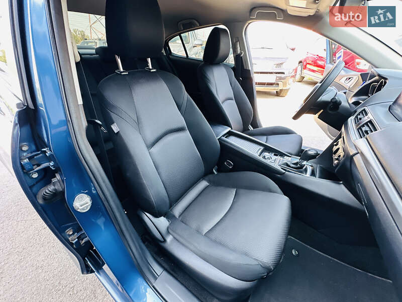 Седан Mazda 3 2016 в Харкові