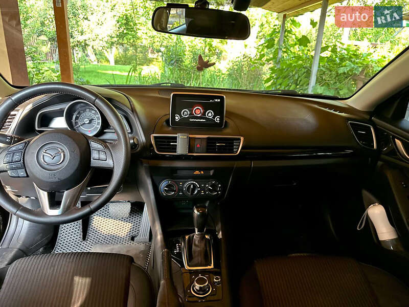 Хэтчбек Mazda 3 2015 в Полтаве
