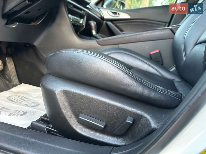 Седан Mazda 3 2018 в Києві