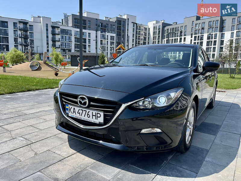 Седан Mazda 3 2015 в 