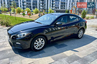 Седан Mazda 3 2015 в 