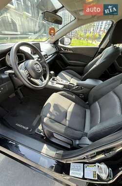 Седан Mazda 3 2015 в 
