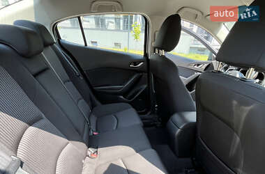 Седан Mazda 3 2015 в 