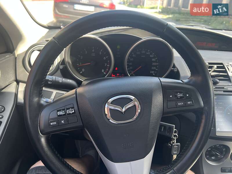 Седан Mazda 3 2010 в Житомирі
