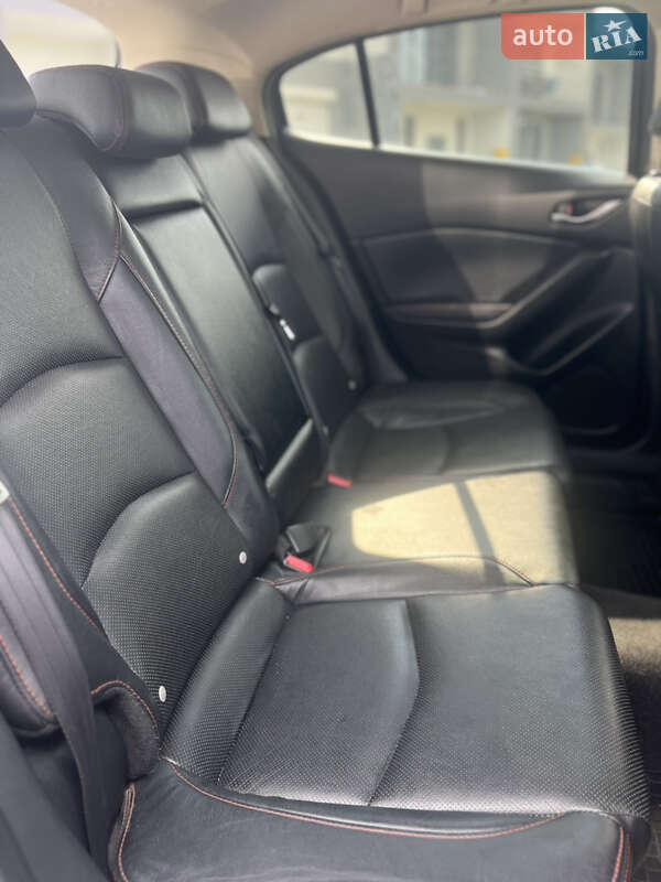 Хэтчбек Mazda 3 2015 в Виннице