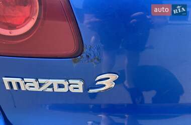 Седан Mazda 3 2004 в 