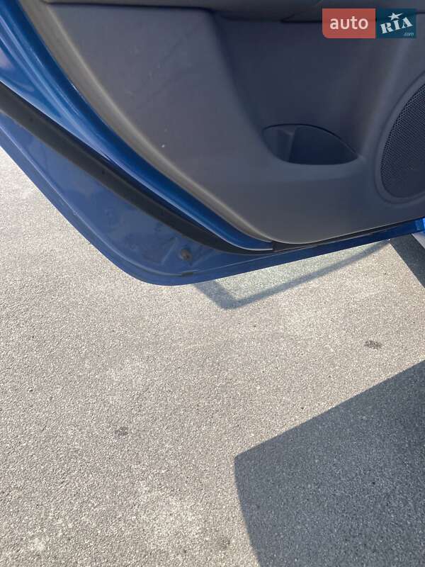 Седан Mazda 3 2004 в Запорожье