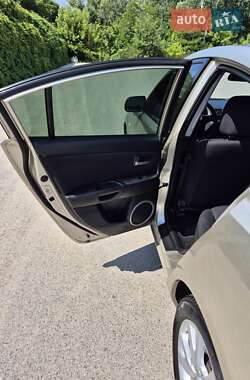 Седан Mazda 3 2006 в 