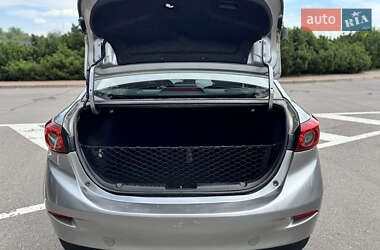 Седан Mazda 3 2014 в 