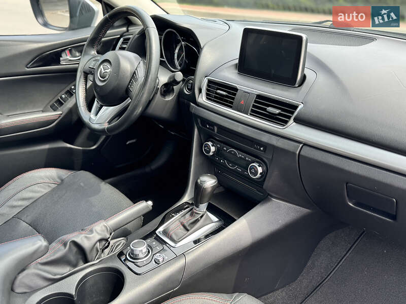 Седан Mazda 3 2014 в Киеве
