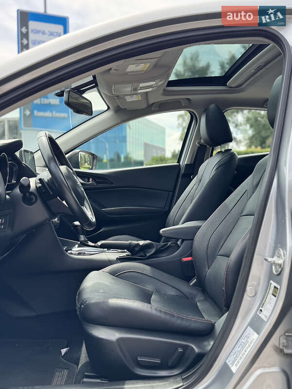 Седан Mazda 3 2014 в Киеве