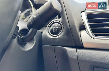 Седан Mazda 3 2014 в 