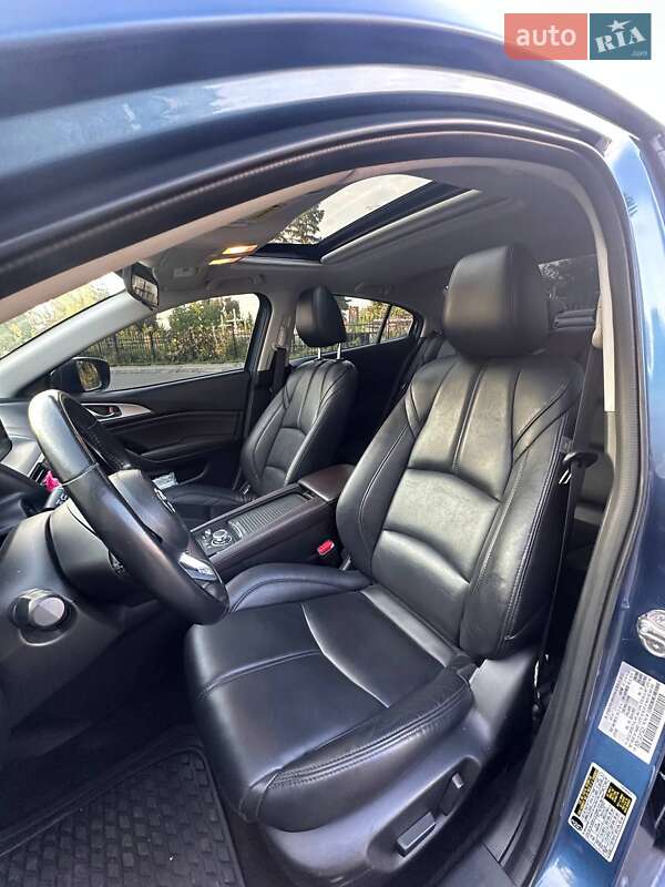 Седан Mazda 3 2018 в Киеве