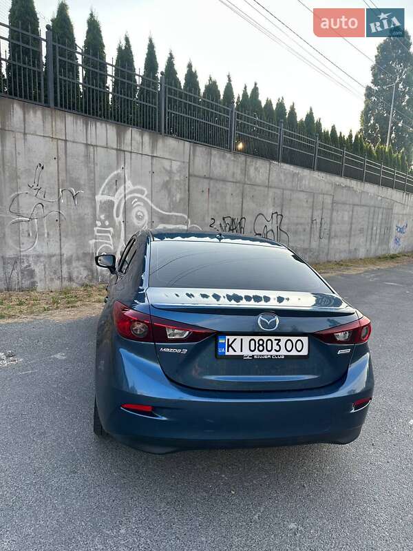 Седан Mazda 3 2018 в Киеве